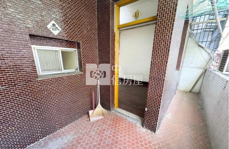 太平運動公園旁雙車大面寬透天房屋室內格局與周邊環境