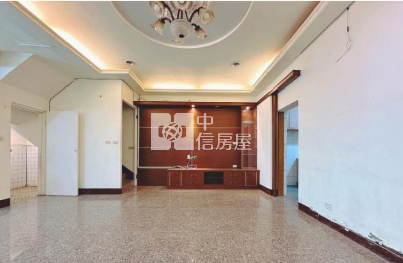 太平運動公園旁雙車大面寬透天房屋室內格局與周邊環境