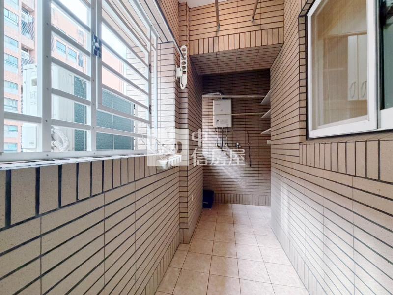 美學苑景觀三車四房房屋室內格局與周邊環境