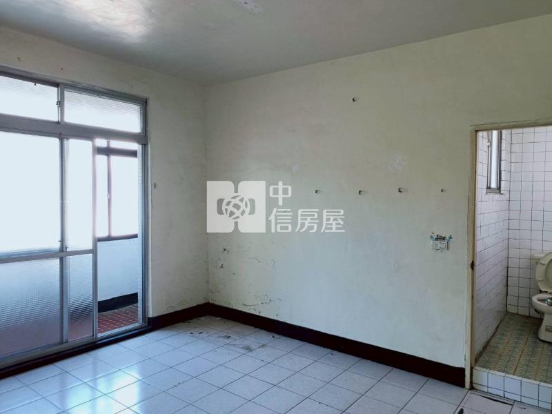 近楊梅國小大地坪大面寬透天房屋室內格局與周邊環境