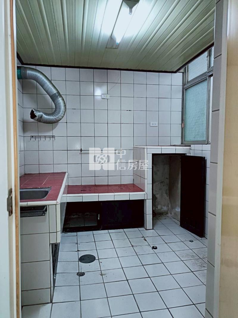 近楊梅國小大地坪大面寬透天房屋室內格局與周邊環境