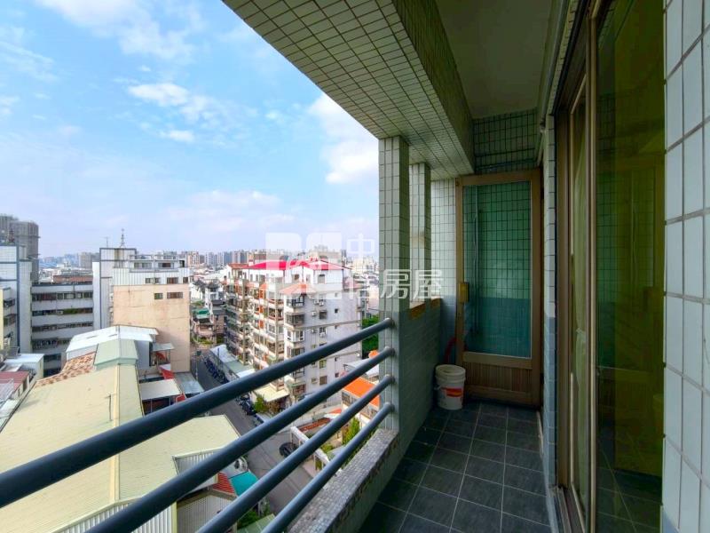 新高國小雙商圈三房平車房屋室內格局與周邊環境