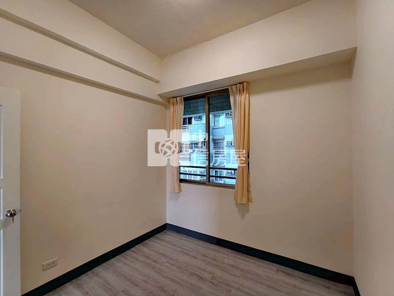 新高國小雙商圈三房平車房屋室內格局與周邊環境