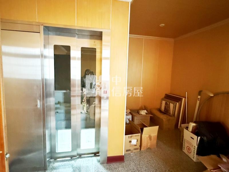 【新世紀】啟英高中大面寬電梯透天房屋室內格局與周邊環境