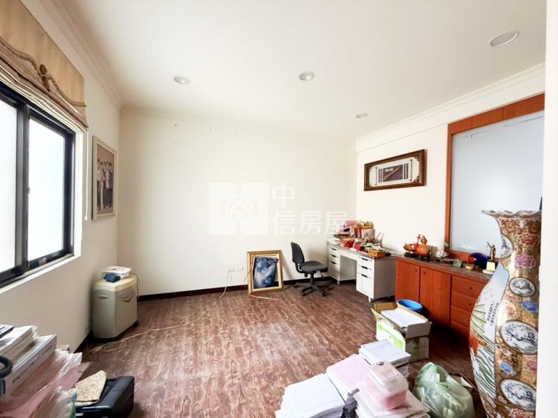 【新世紀】啟英高中大面寬電梯透天房屋室內格局與周邊環境