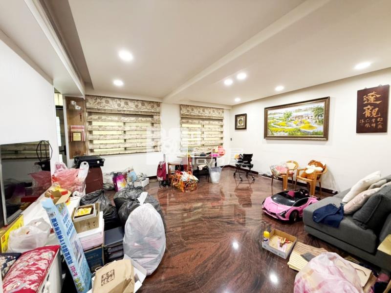 【新世紀】啟英高中大面寬電梯透天房屋室內格局與周邊環境