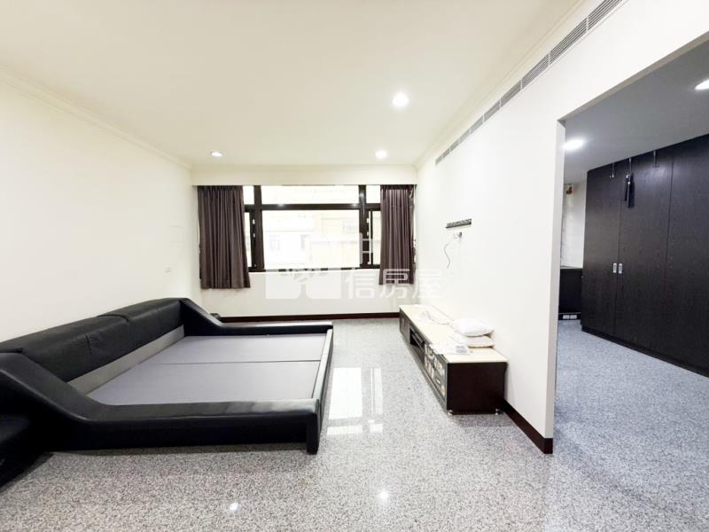 【新世紀】啟英高中大面寬電梯透天房屋室內格局與周邊環境