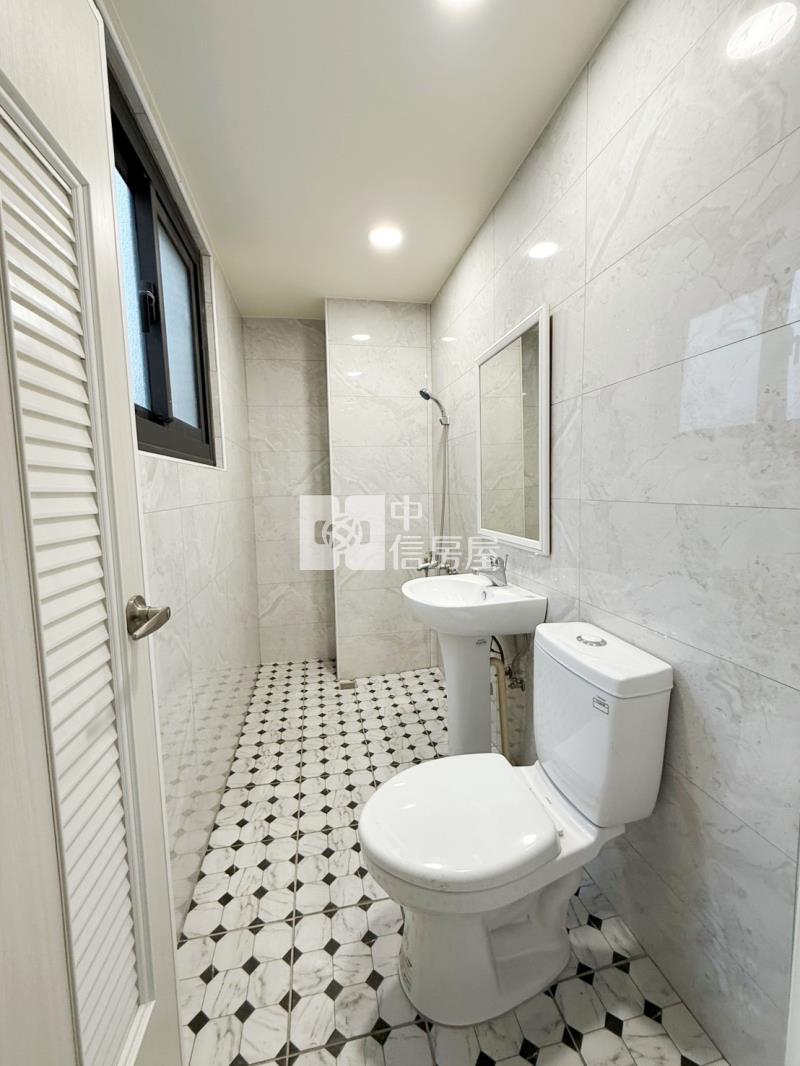 大里㊣25米中興路透店C房屋室內格局與周邊環境