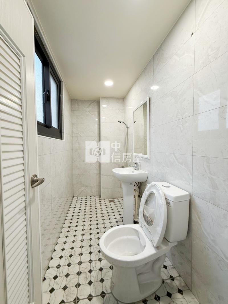 大里㊣25米中興路透店C房屋室內格局與周邊環境