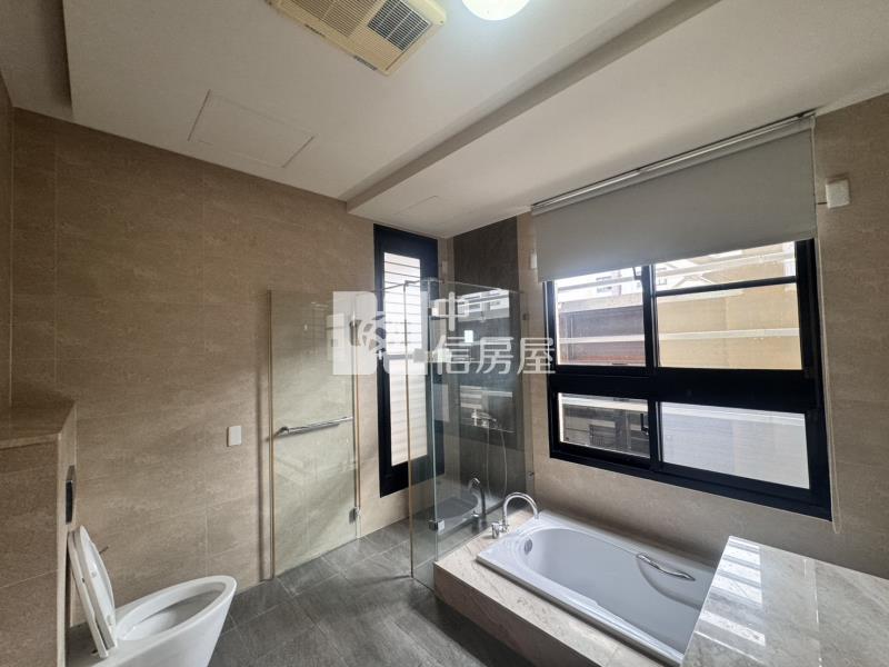 斗六正佳i-park雙車美墅房屋室內格局與周邊環境