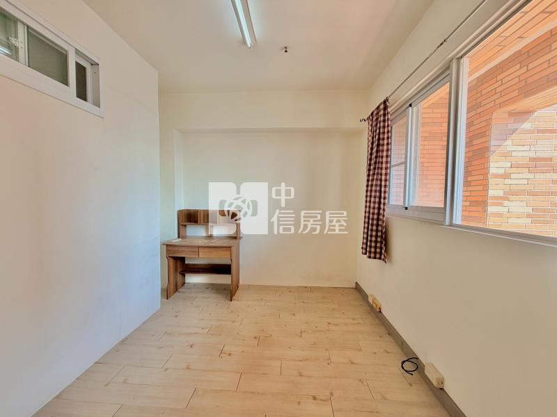 文藻商圈樓中樓景觀宅五房房屋室內格局與周邊環境