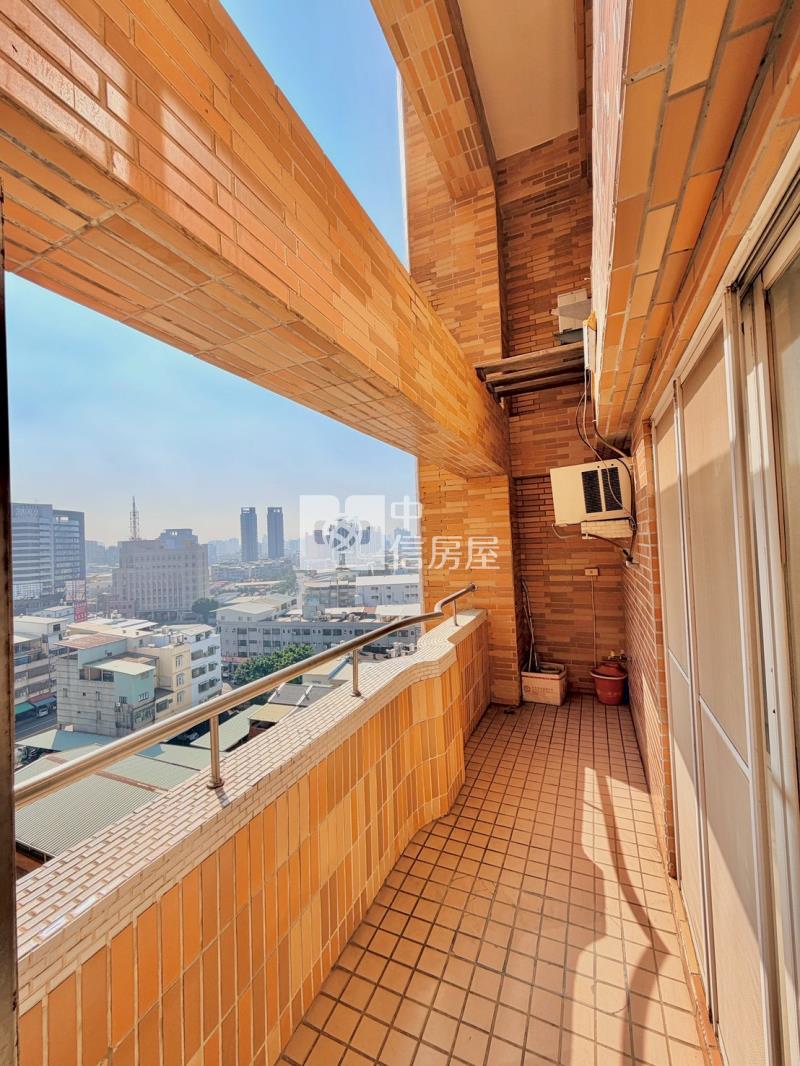 文藻商圈樓中樓景觀宅五房房屋室內格局與周邊環境