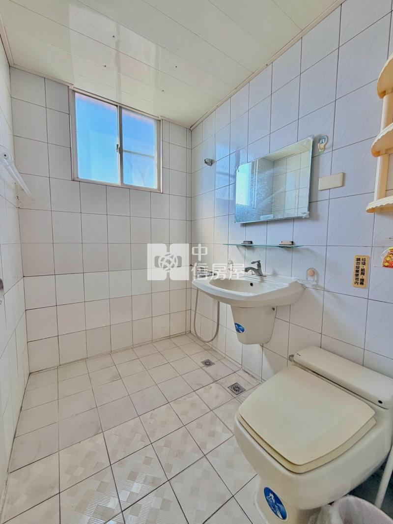 文藻商圈樓中樓景觀宅五房房屋室內格局與周邊環境