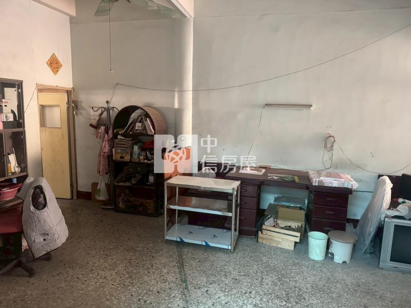 斗六影城旁大地坪雙併透天房屋室內格局與周邊環境