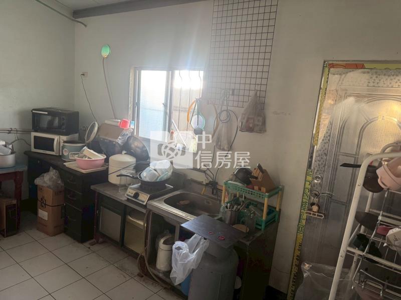 斗六影城旁大地坪雙併透天房屋室內格局與周邊環境