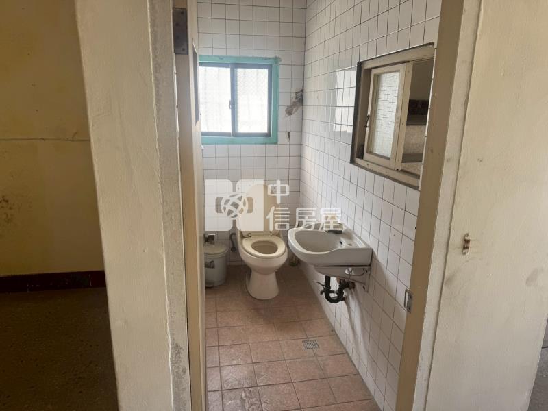 斗六影城旁大地坪雙併透天房屋室內格局與周邊環境