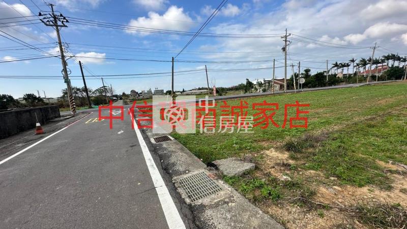 近過嶺重劃區 雙面路農地(附合法資材室)房屋室內格局與周邊環境