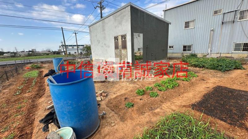 近過嶺重劃區 雙面路農地(附合法資材室)房屋室內格局與周邊環境