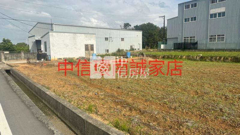 近過嶺重劃區 雙面路農地(附合法資材室)房屋室內格局與周邊環境