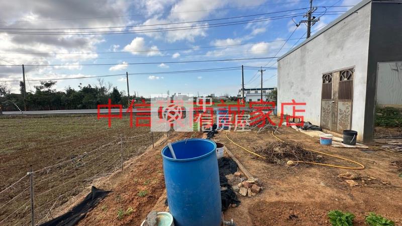 近過嶺重劃區 雙面路農地(附合法資材室)房屋室內格局與周邊環境