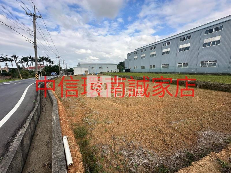 近過嶺重劃區 雙面路農地(附合法資材室)房屋室內格局與周邊環境