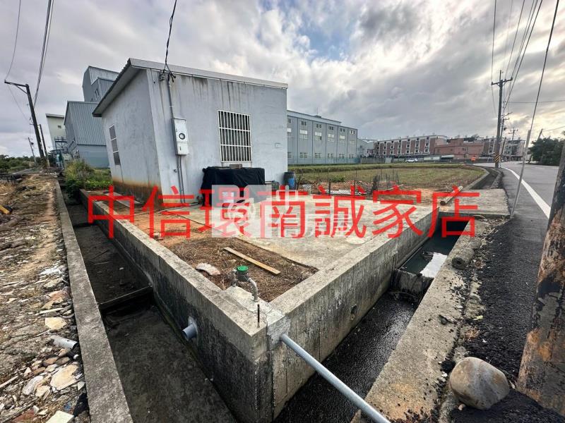 近過嶺重劃區 雙面路農地(附合法資材室)房屋室內格局與周邊環境