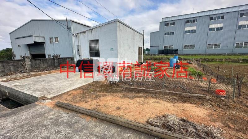 近過嶺重劃區 雙面路農地(附合法資材室)房屋室內格局與周邊環境