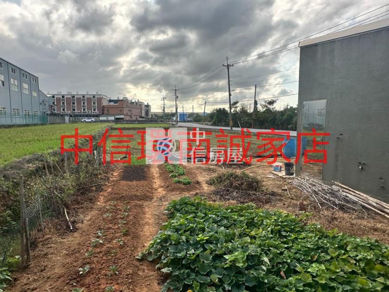 近過嶺重劃區 雙面路農地(附合法資材室)房屋室內格局與周邊環境