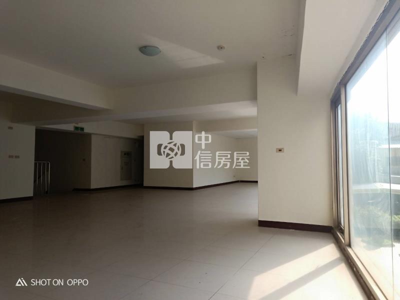 桃園春日路精華東京貴族1-2樓金店面房屋室內格局與周邊環境