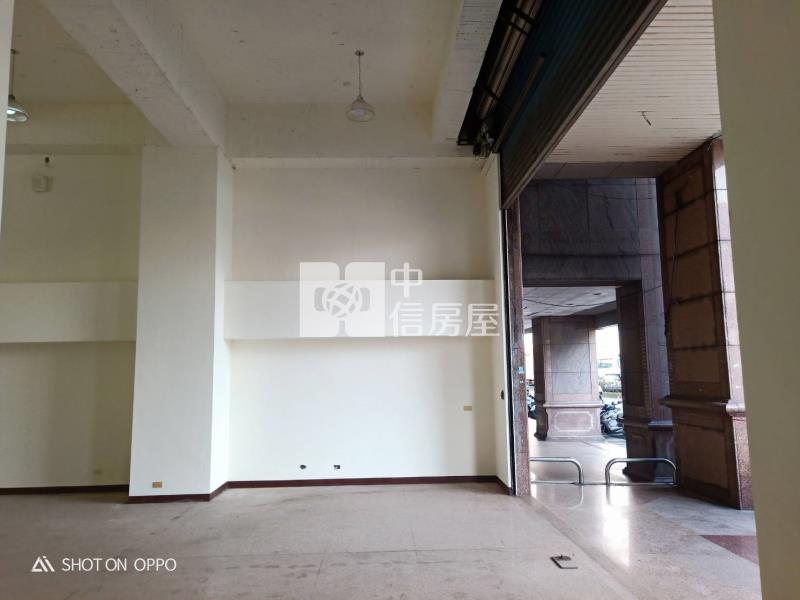 桃園春日路精華東京貴族1-2樓金店面房屋室內格局與周邊環境