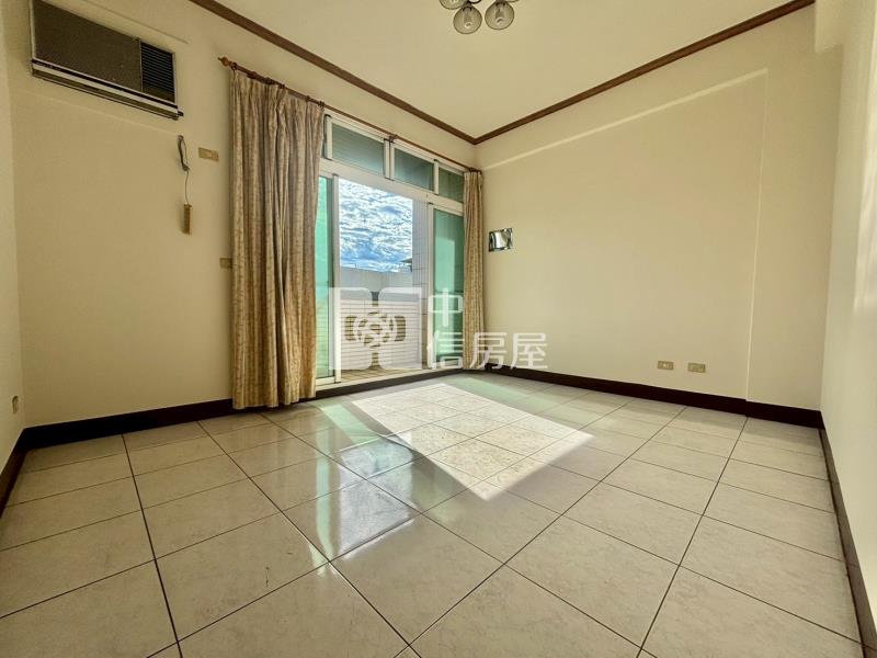 龍潭中興商圈旁近交流道大地坪透天房屋室內格局與周邊環境