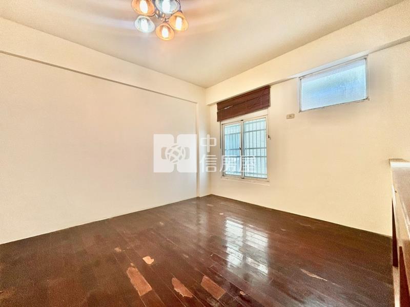 龍潭中興商圈旁近交流道大地坪透天房屋室內格局與周邊環境