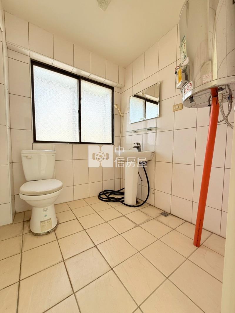 松竹臨路透天店住合一房屋室內格局與周邊環境