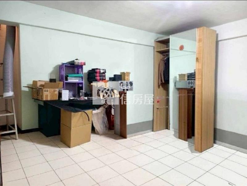 內壢國中公寓B1+1樓門前停車(中信卓越團隊)房屋室內格局與周邊環境