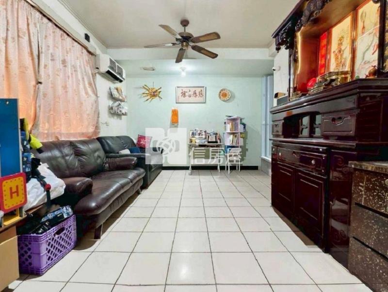 內壢國中公寓B1+1樓門前停車(中信卓越團隊)房屋室內格局與周邊環境