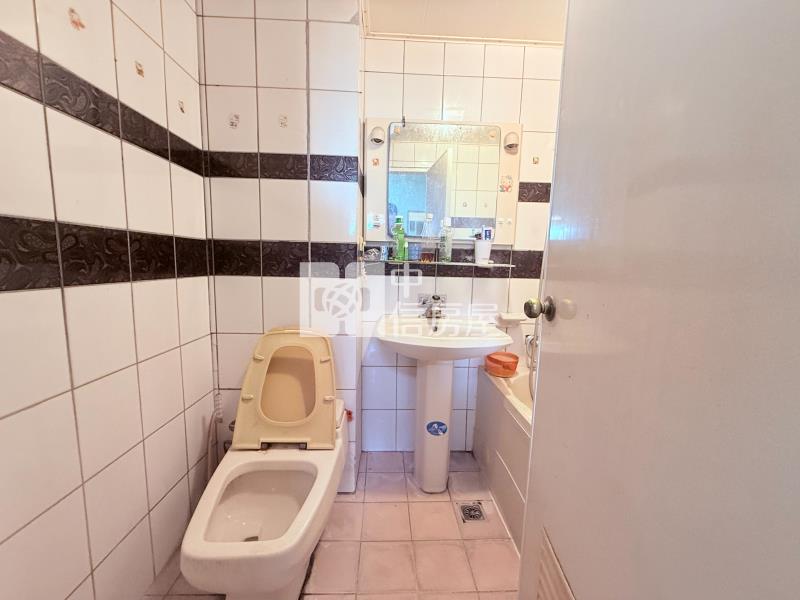 太原車站冠國王朝三房車位房屋室內格局與周邊環境