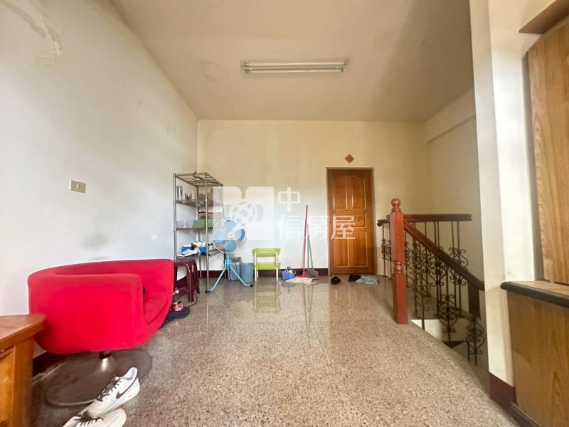 大溪交流道邊間別墅房屋室內格局與周邊環境