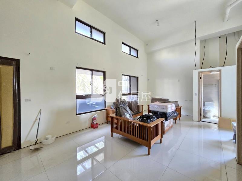 平鎮金陵路.近北商.挑高大空間(可停雙車)房屋室內格局與周邊環境