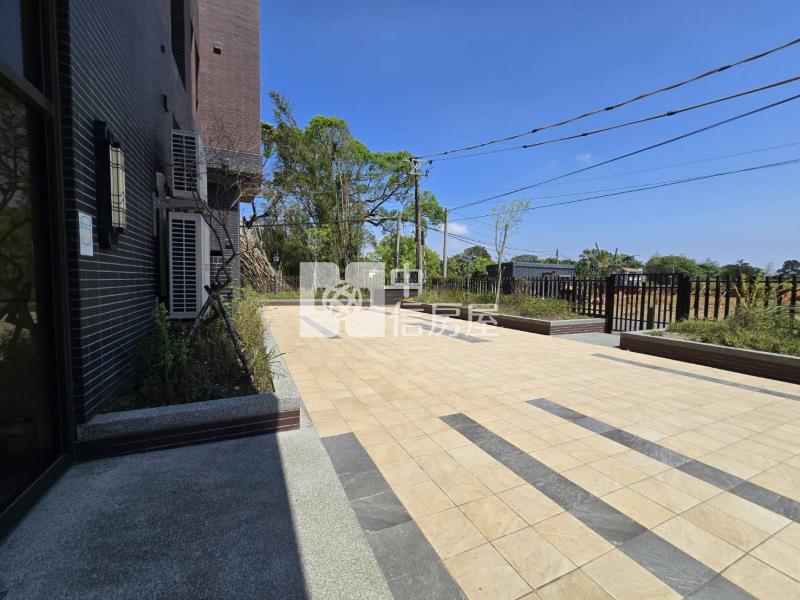 平鎮金陵路.近北商.挑高大空間(可停雙車)房屋室內格局與周邊環境