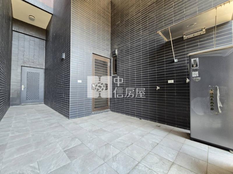 平鎮金陵路.近北商.挑高大空間(可停雙車)房屋室內格局與周邊環境