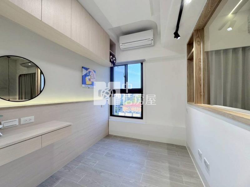 屏東向山學全新精裝兩房大平車房屋室內格局與周邊環境