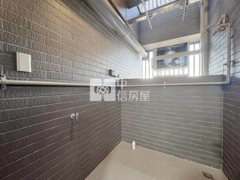 屏東向山學全新精裝兩房大平車房屋室內格局與周邊環境