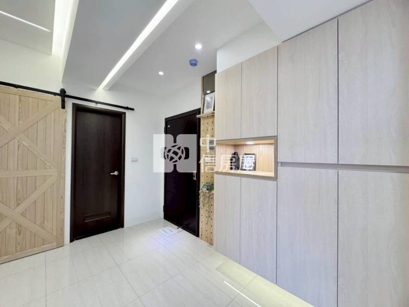 屏東向山學全新精裝兩房大平車房屋室內格局與周邊環境