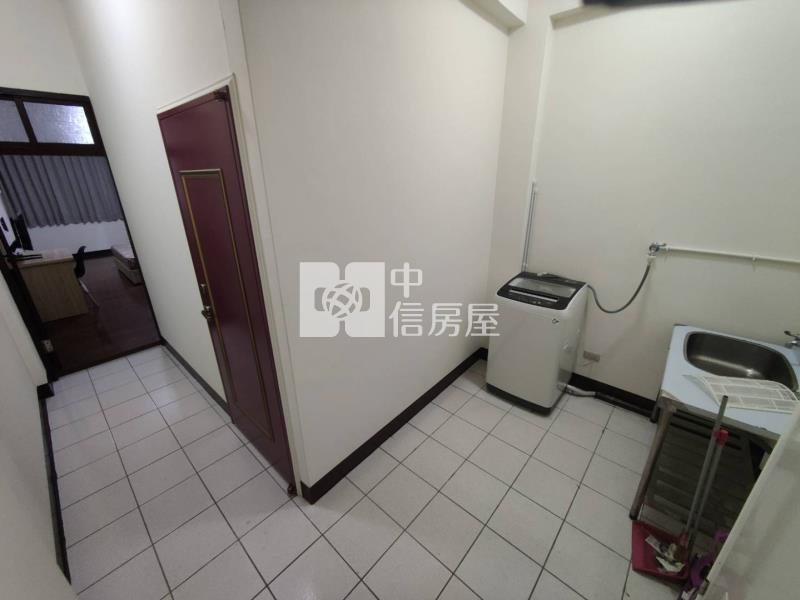 SOGO六間大套房收租透天/捷運A22老街溪站房屋室內格局與周邊環境