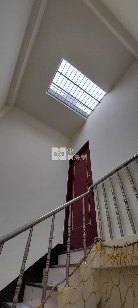 SOGO六間大套房收租透天/捷運A22老街溪站房屋室內格局與周邊環境