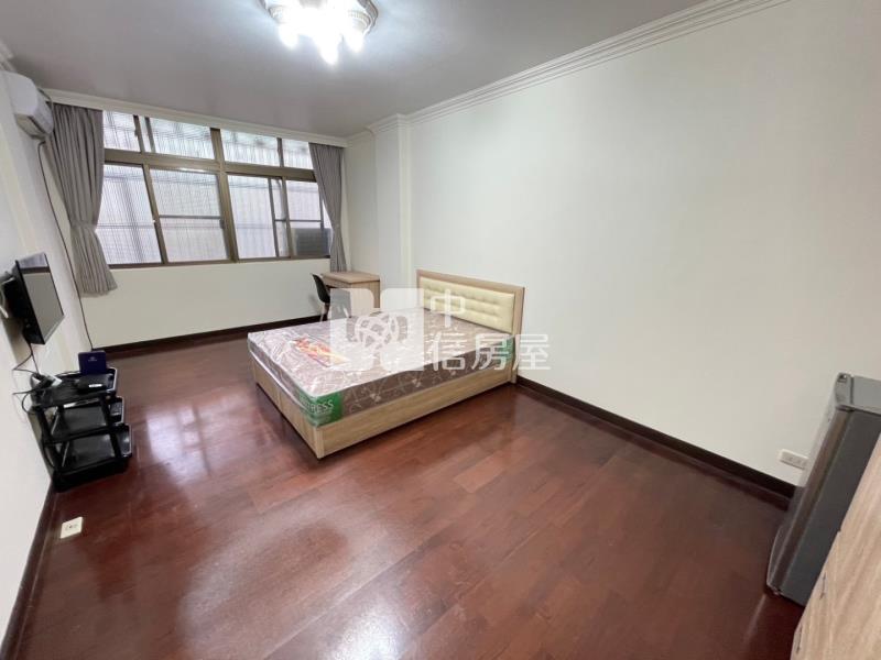 SOGO六間大套房收租透天/捷運A22老街溪站房屋室內格局與周邊環境