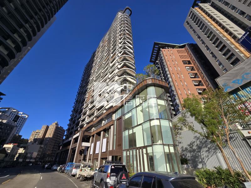 富旺天際W-ONE臺灣大道全新角店房屋室內格局與周邊環境