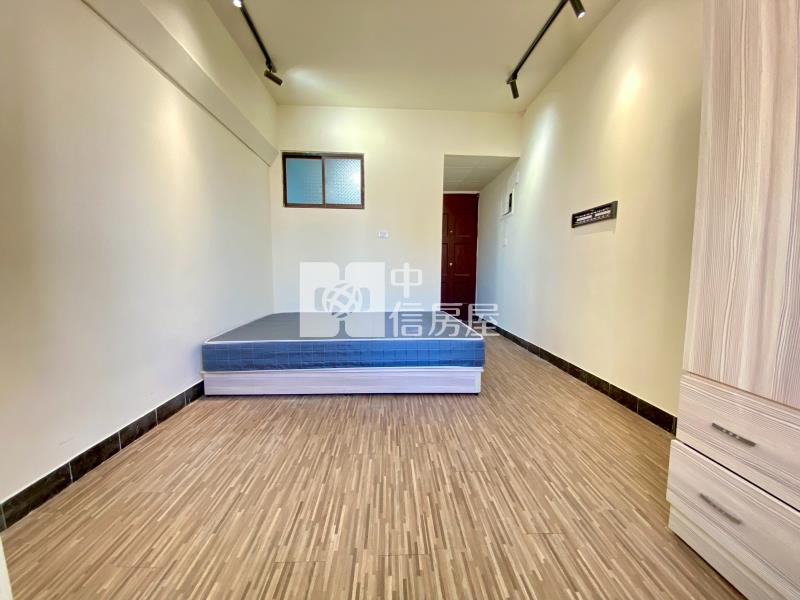 一中商圈稀有低總價陽台美套房屋室內格局與周邊環境