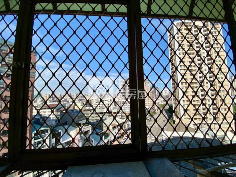 一中商圈稀有低總價陽台美套房屋室內格局與周邊環境