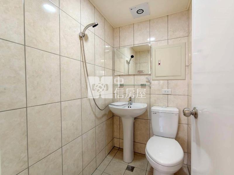 樹孝商圈低價高樓大三房視野戶房屋室內格局與周邊環境